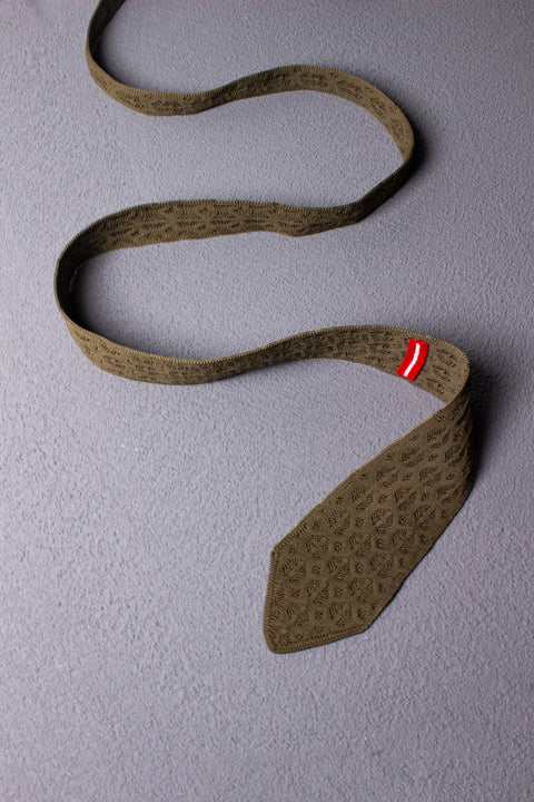 Eco-Tessellation Metal Gate Pattern Knitted Lace Tie