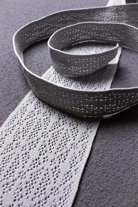 Eco-Tessellation Metal Gate Pattern Knitted Lace Tie